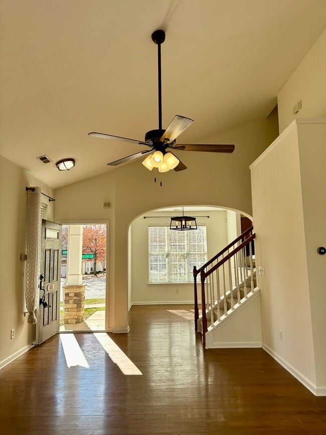 Building Photo - End Unit Townhome in Callonwood, Matthews! Near I-485 ***First month free with a 13-month lease***