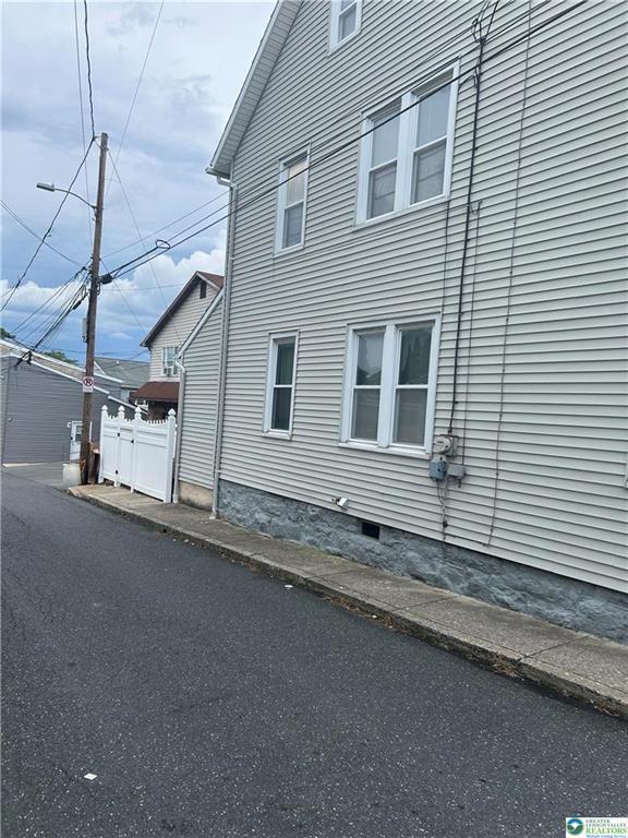 Building Photo - 57 E Raspberry St