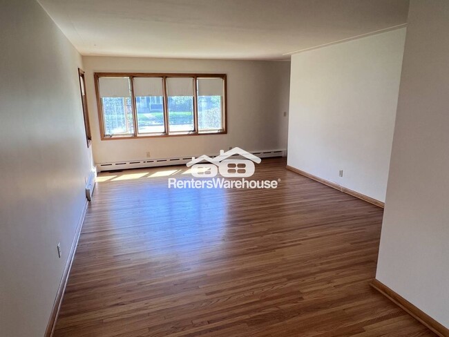 Foto del edificio - 4125 Quail Ave N