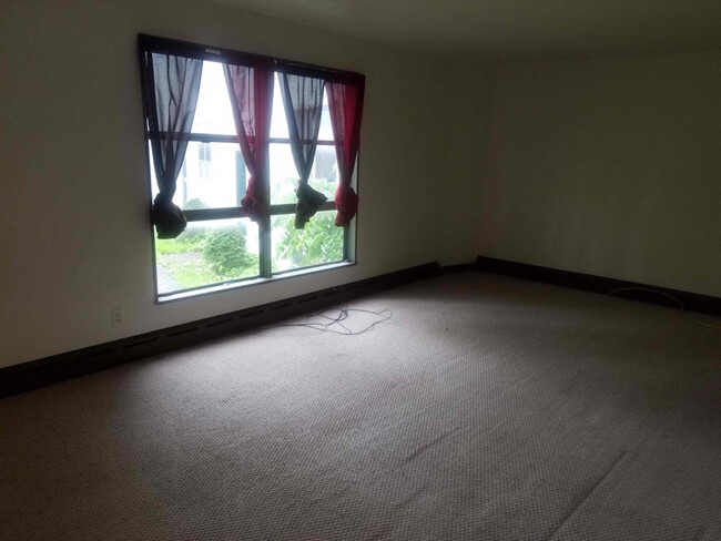 Building Photo - 8403 Buffalo Ave