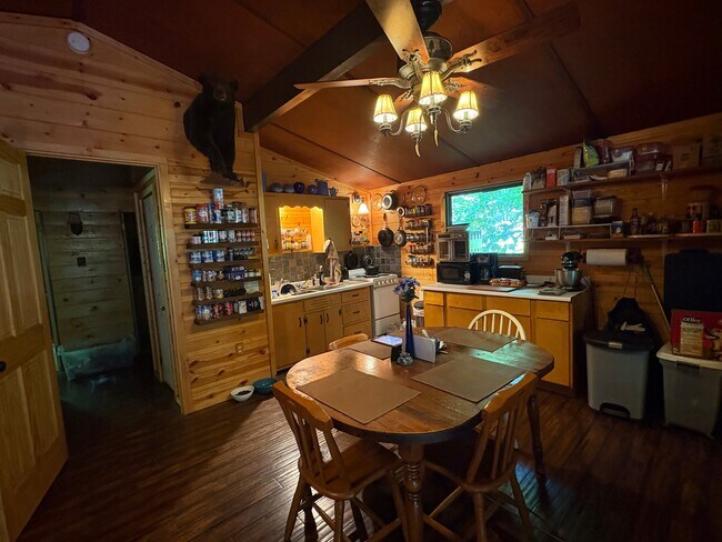 Building Photo - 79 Spruce Peak Rd