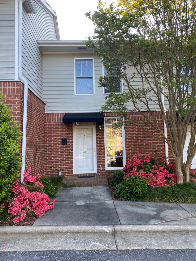 Primary Photo - 111 Ellington Oaks Ct
