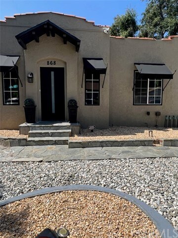 Foto principal - 868 W Calaveras St