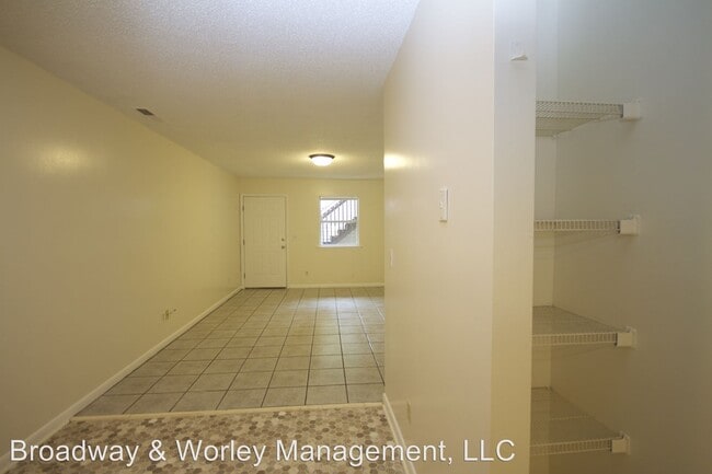 Building Photo - 105 Bearwood Dr