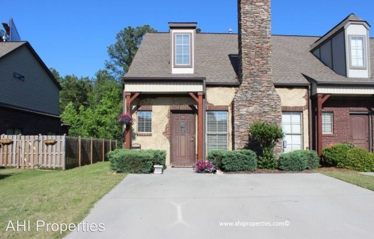 4264 Ashwood Cv, Hoover, AL 35216
