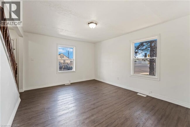 Building Photo - 1788 Barton St E