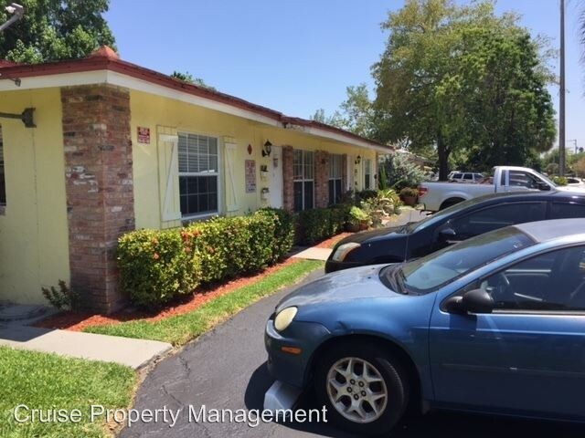 Building Photo - 3881 Riverside Dr