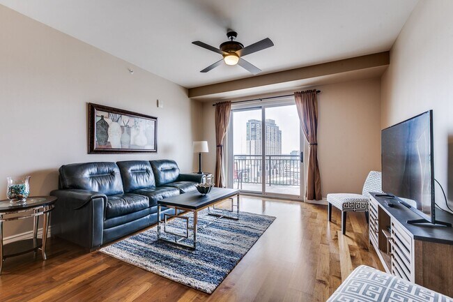 Foto del edificio - GORGEOUS FURNISHED CONDOMINIUM WITH GREAT ...