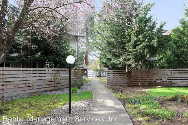 Building Photo - 6645-6755 SW Terri Ct