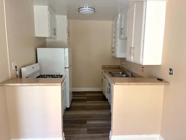 Foto del edificio - 2115 Placentia Ave