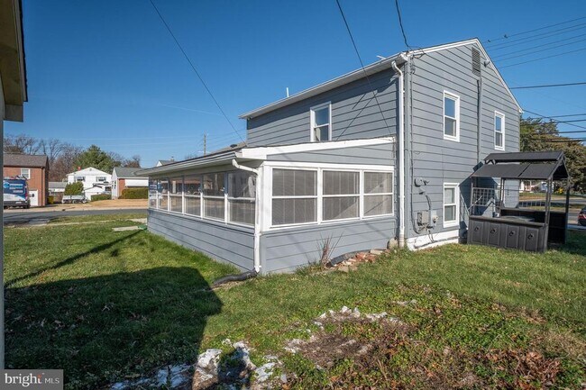 Foto del edificio - 312 N Hammonds Ferry Rd