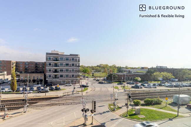 Foto del edificio - 100 N Addison Ave