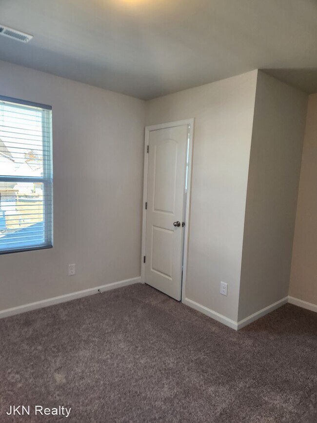 Foto del edificio - 4 br, 2.5 bath House - 2404 Cranberry Way