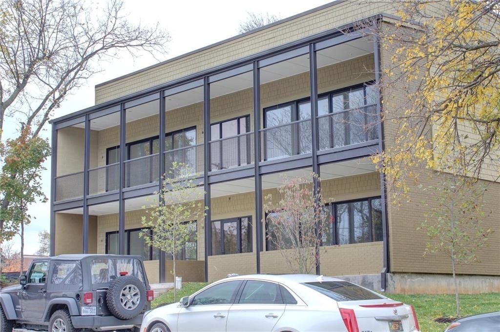 218 N Church Ave Unit 4, Fayetteville, AR 72701 Condo for Rent in