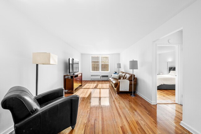 Foto del edificio - 3185-85 Crescent St