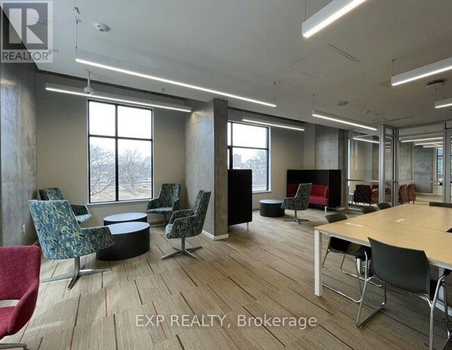 Building Photo - 105 Champagne Ave S