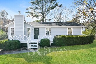 Building Photo - 1524 6th Pl NW