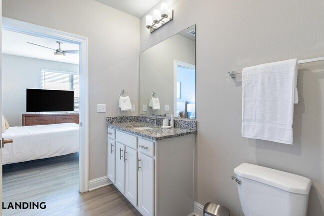 Foto del edificio - 301 E Redstone Ave