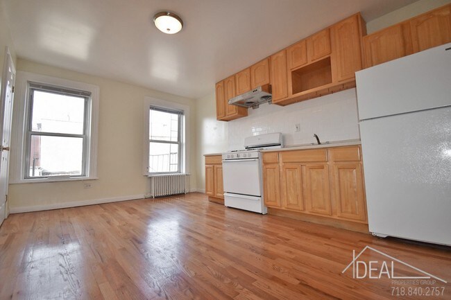 Building Photo - 512 Court Street #3FR