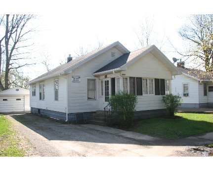 1613 12th St - EIU Student Housing #5