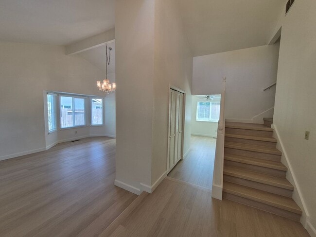 Building Photo - 5023 Oakbrook Cir