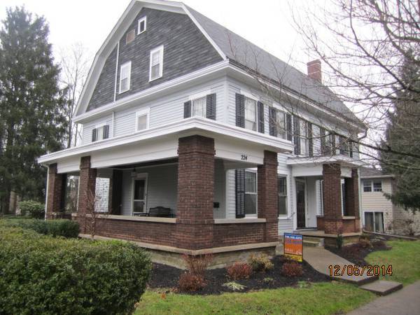 Building Photo - 224 Cherry St