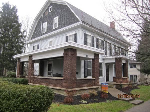 Building Photo - 224 Cherry St