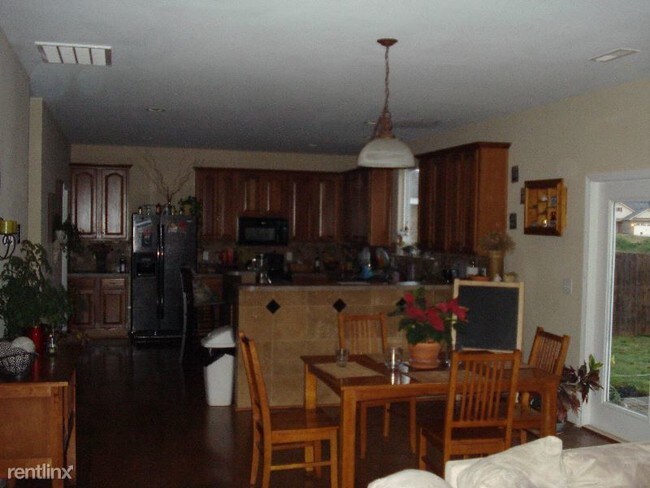 Building Photo - 4 br, 3.5 bath House - 142 Scottish ave