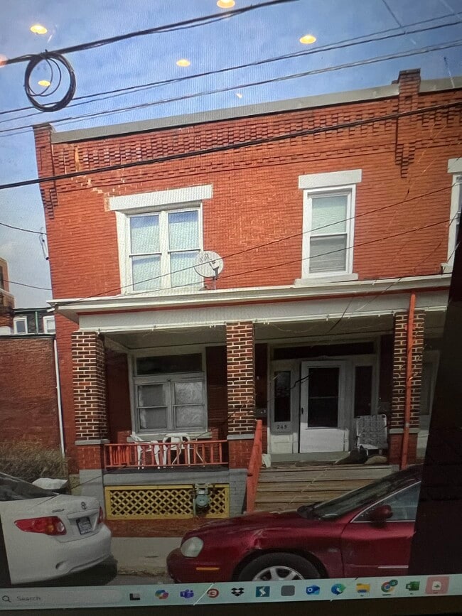 Building Photo - 247 Semple St