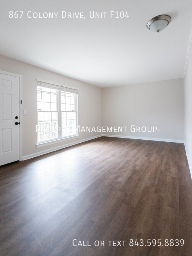 Building Photo - Completely Remodeled 1-Bed Apartment in We...