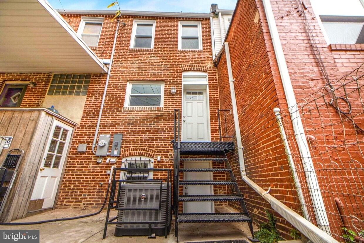 333 S Conkling St, Baltimore, MD 21224 Townhome Rentals in Baltimore