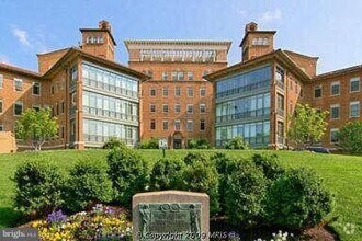 Building Photo - 2425 L St NW