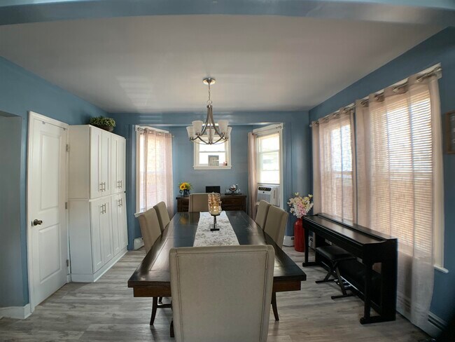 Foto del edificio - 219 Clendenny Ave