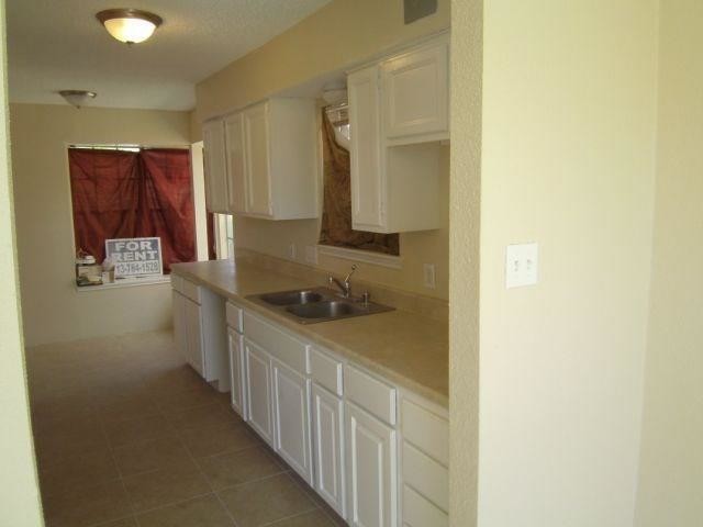 Foto del edificio - 7050 Inwood Park Dr