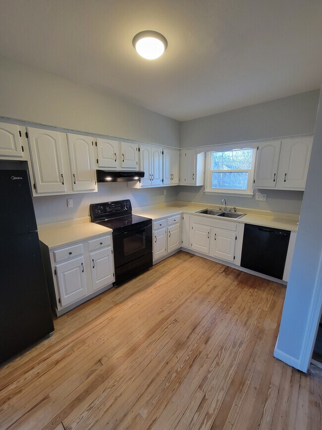 Cocina - 1708 Bellemeade Ave