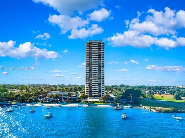 Foto del edificio - 5600 N Flagler Dr