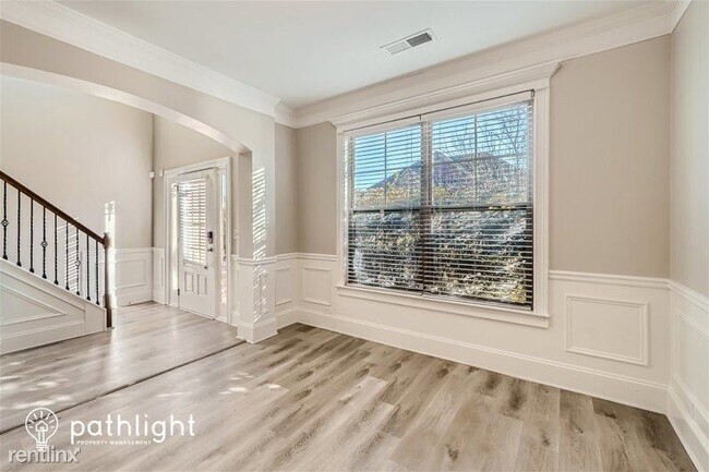 Building Photo - 4 br, 2.5 bath House - 302 Kells Court UNIT
