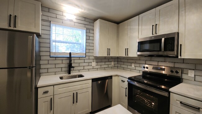 Foto del edificio - 803 Westwood Dr