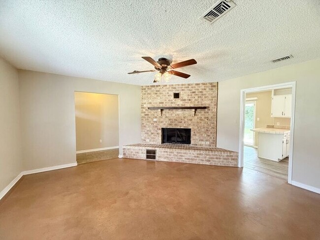 Building Photo - 4237 Queens Ct