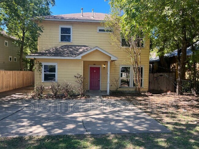 Foto del edificio - 1702 Singleton Ave