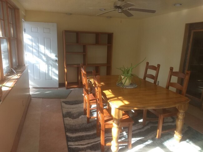 Foto del edificio - 1171 Country Ridge Dr