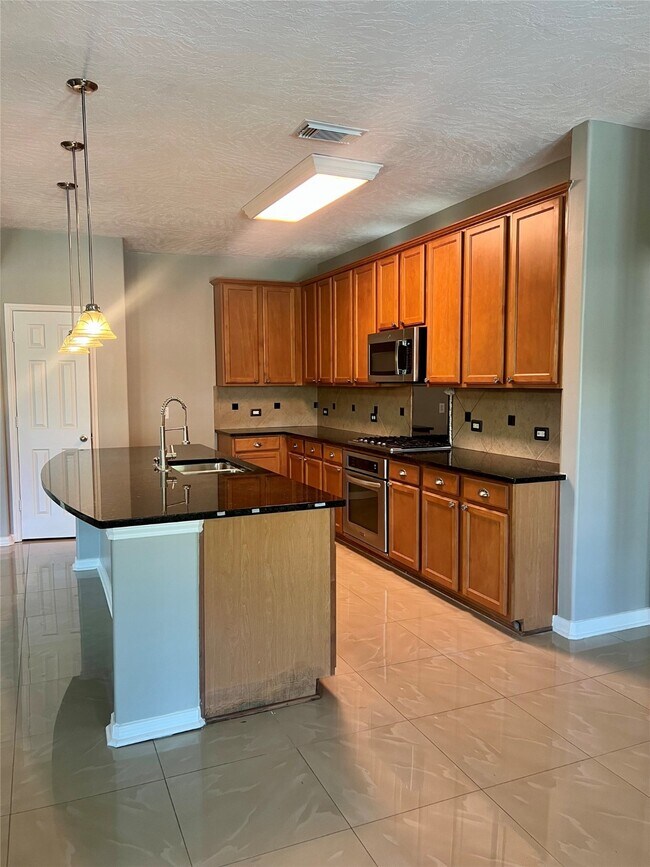 Foto del edificio - 411 White Oak Pointe Dr