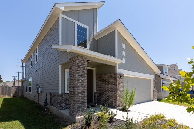 Building Photo - 4734 Audubon Pl