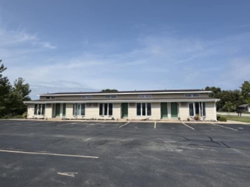 Foto principal - 2400 Canter Ln