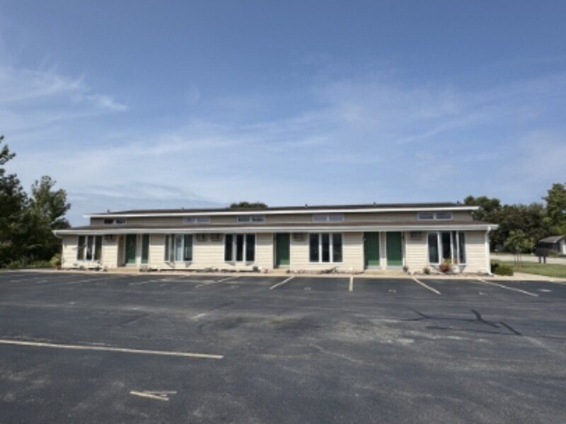 Primary Photo - 2400 Canter Ln