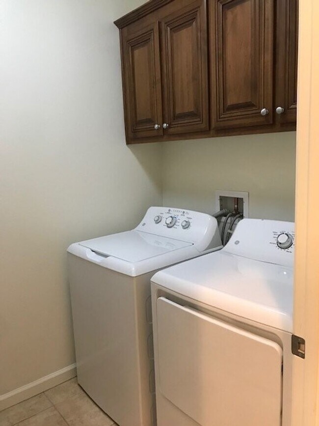 Foto del edificio - STUNNING 3BD / 3.5BA TOWNHOME AVAILABLE IN FREMONT, CA!!!