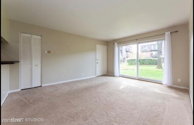 Building Photo - 9397 Bay Colony Dr
