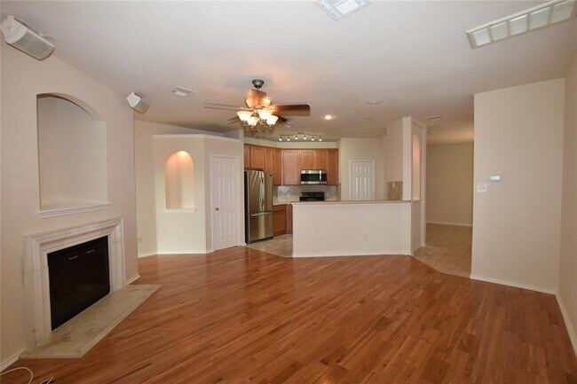 Foto del edificio - 1900 Scofield Ridge Pkwy