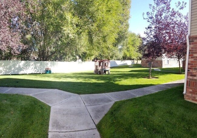 Foto del edificio - 2 bed, 1 bath at Brentwood!