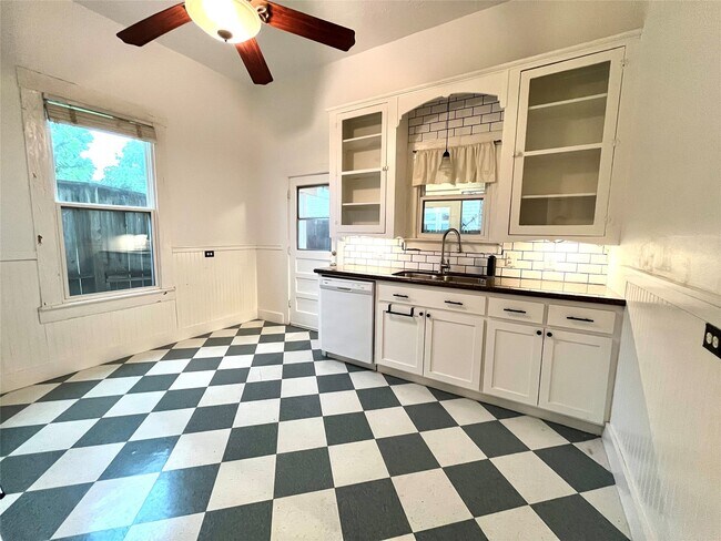 Foto del edificio - 1220 Wagner St